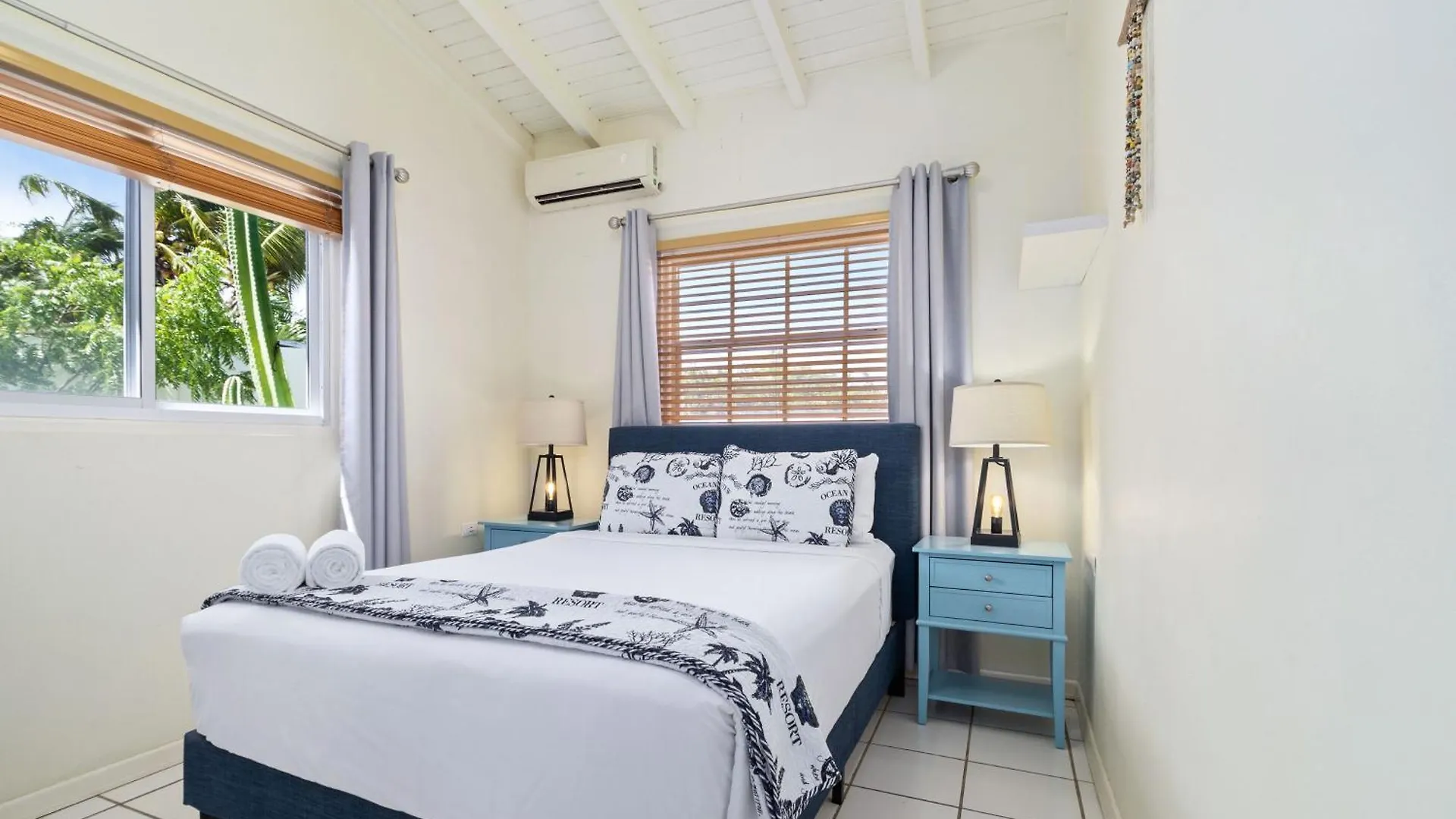 Fantastic Private Tropical Villa In Palm Beach