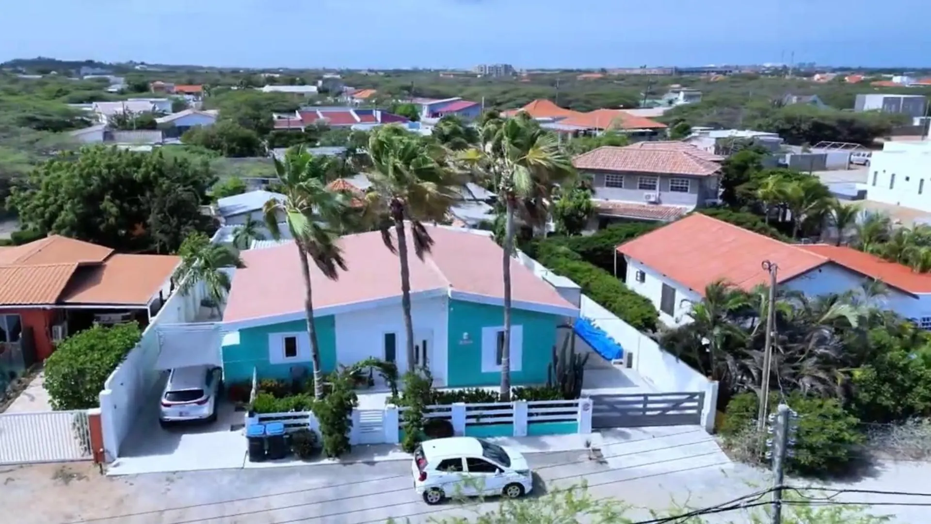 Fantastic Private Tropical Villa In Palm Beach